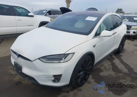 2016 Tesla Model X 60D/P100D/P90D z USA, uszkodzony, nr VIN 5YJXCAE43GF001453